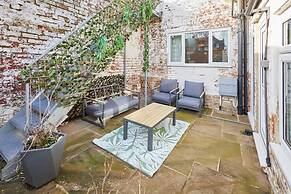 Host Stay Mollymac Ground Floor