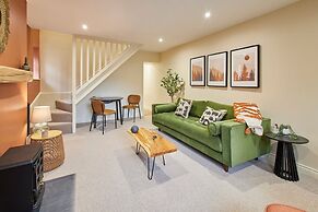 Host Stay Cinnamon Cottage
