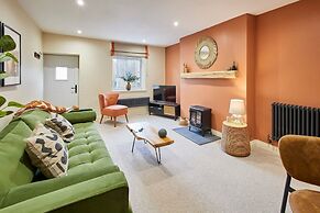 Host Stay Cinnamon Cottage