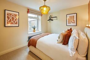 Host Stay Cinnamon Cottage