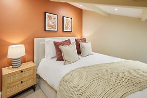 Host Stay Cinnamon Cottage