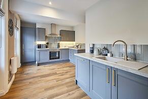 Host Stay Anchor Reach