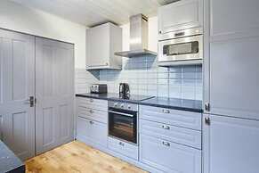 Host Stay Allium House