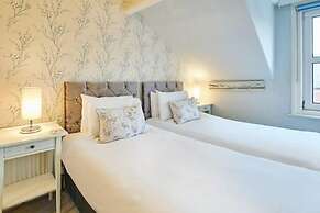 Host Stay Allium House