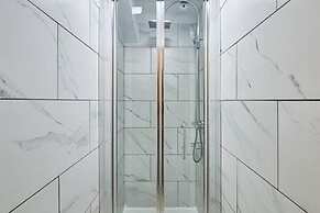 Host Stay Allium House