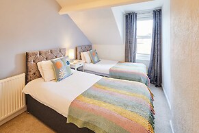 Host Stay Allium House