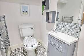 Host Stay Allium House