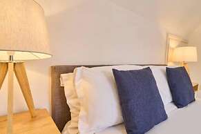 Host Stay Queen s Corner