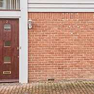 Host Stay Queen s Corner