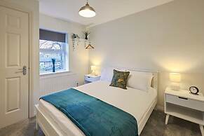 Host Stay Column Mews