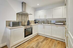 Host Stay The Harbour Den