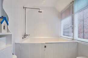 Host Stay Harold Villa