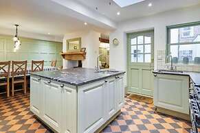 Host Stay Harold Villa