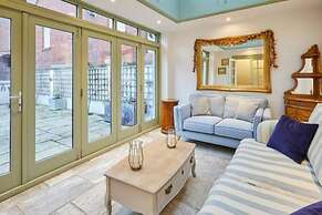 Host Stay Harold Villa