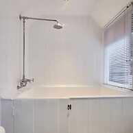 Host Stay Harold Villa