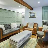 Host Stay Harold Villa