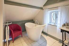 Host Stay Harold Villa