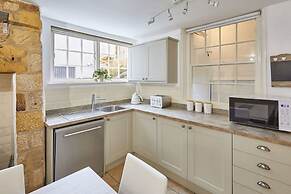 Host Stay Princess Place Townhouse
