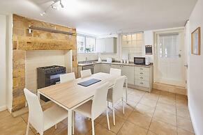 Host Stay Princess Place Townhouse