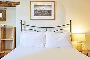 Host Stay Grange Cottage