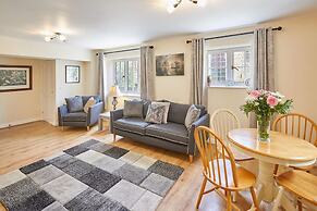 Host Stay Kingfisher Cottage