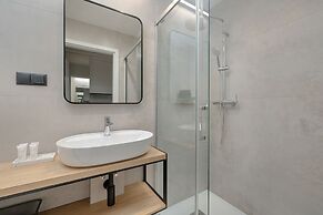 Modern Studio by Renters