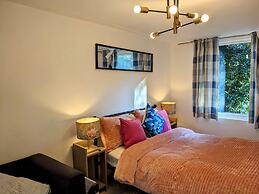 Small 1-bed Apartment in London