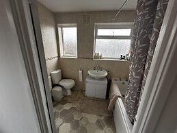 3 bed House in Blackpool With Cinema & hot tub