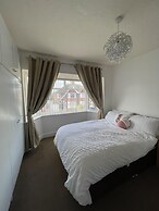 3 bed House in Blackpool With Cinema & hot tub