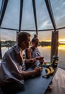 Room in Lodge - Peace & Quiet Hotel Floating Glass Room for 2 Guests E