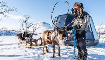 Room in Lodge - Peace & Quiet Hotel Floating Glass Room for 2 Guests E