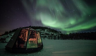Room in Lodge - Peace & Quiet Hotel Floating Glass Room for 2 Guests E
