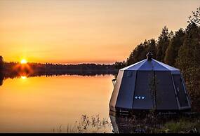Room in Lodge - Peace & Quiet Hotel Floating Glass Room for 2 Guests E