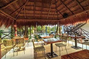 Azulea Bacalar Hotel & Spa - Lagoon Front