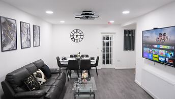 Manchester - 3 Bedroom House - Sleeps 5 - Etihcity