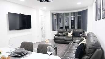 Manchester - 3 Bedroom House - Sleeps 5 - Etihcity