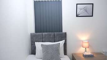 Manchester - 3 Bedroom House - Sleeps 5 - Etihcity