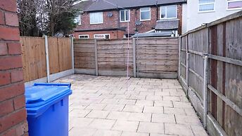 Manchester - 3 Bedroom House - Sleeps 5 - Etihcity