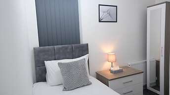 Manchester - 3 Bedroom House - Sleeps 5 - Etihcity