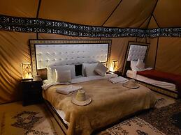 luxury camp jumeirah resort