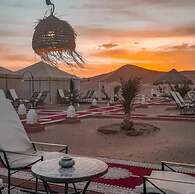 luxury camp jumeirah resort