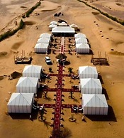 luxury camp jumeirah resort