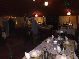 luxury camp jumeirah resort