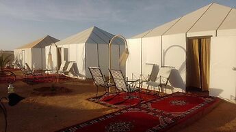 luxury camp jumeirah resort