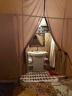 luxury camp jumeirah resort