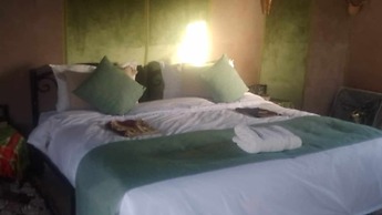 luxury camp jumeirah resort