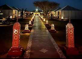 luxury camp jumeirah resort