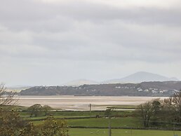 Caerffynnon House