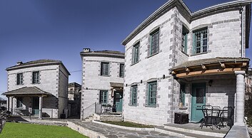 MAKRIS Papigo luxury suites