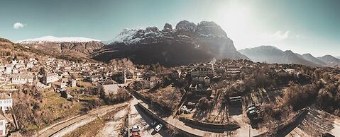 MAKRIS Papigo luxury suites